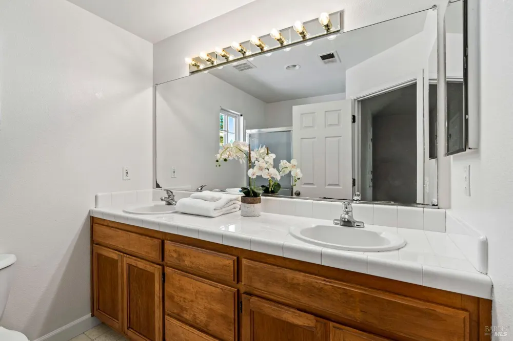 900 Chiles Avenue St. Helena, CA 94574
