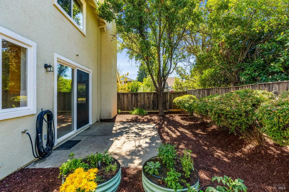 900 Chiles Avenue St. Helena, CA 94574