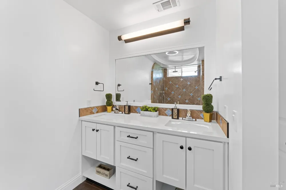 1649 California Drive Vacaville, CA 95687