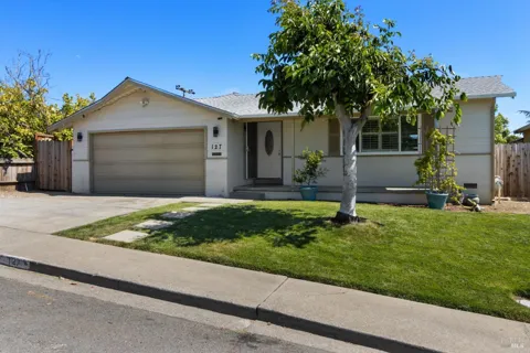 127 Whitecliff Drive