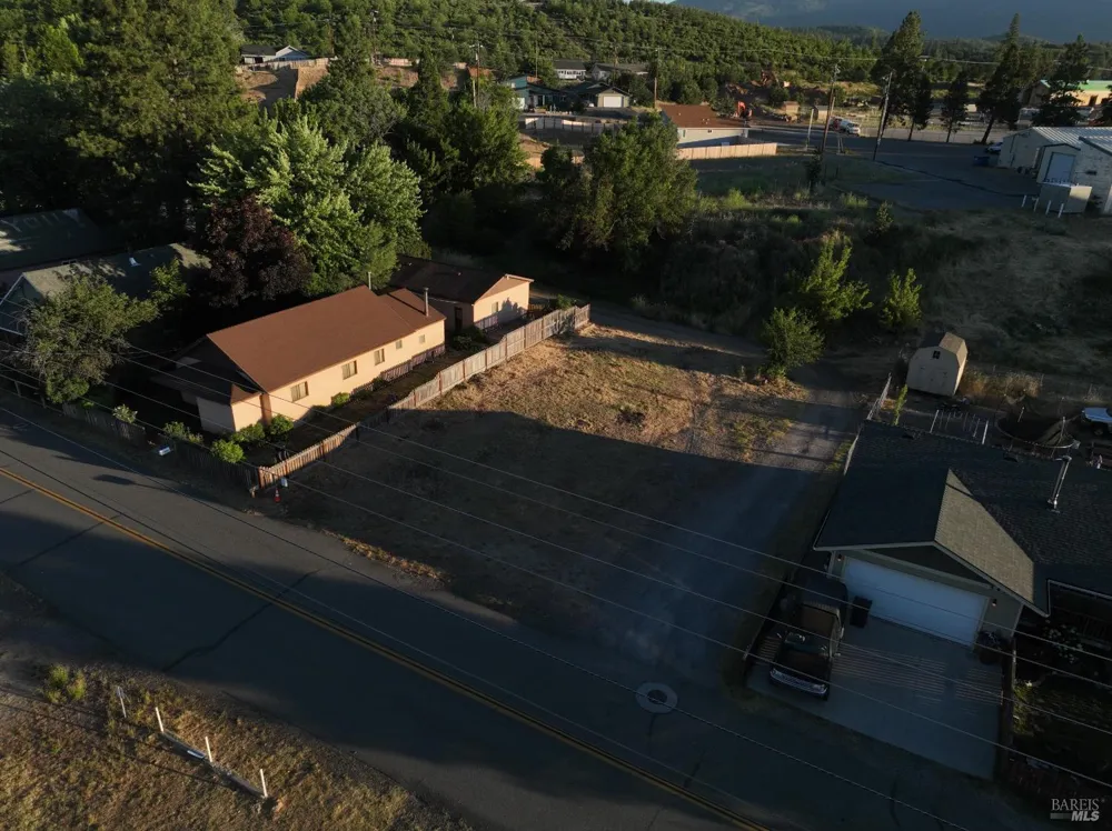 563 Shasta Avenue Weed, CA 96094