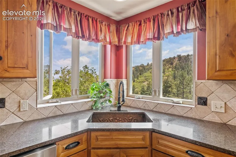 812 Crystal Park Road Manitou Springs, CO 80829