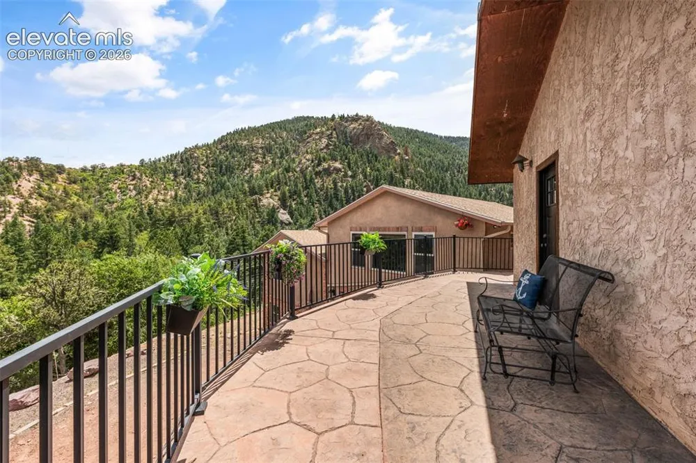 812 Crystal Park Road Manitou Springs, CO 80829