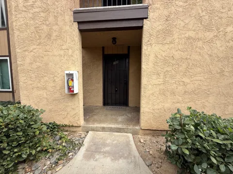 1550 W Ashlan Avenue #113