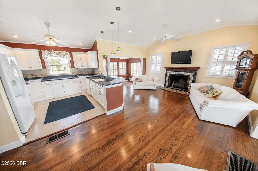 3873 S Atlantic Avenue Daytona Beach Shores, FL 32118