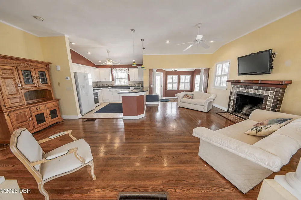 3873 S Atlantic Avenue Daytona Beach Shores, FL 32118