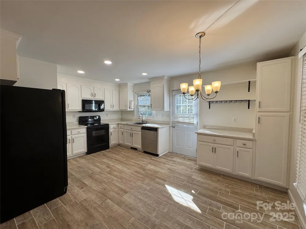 314 E Louisiana Avenue Bessemer City, NC 28016