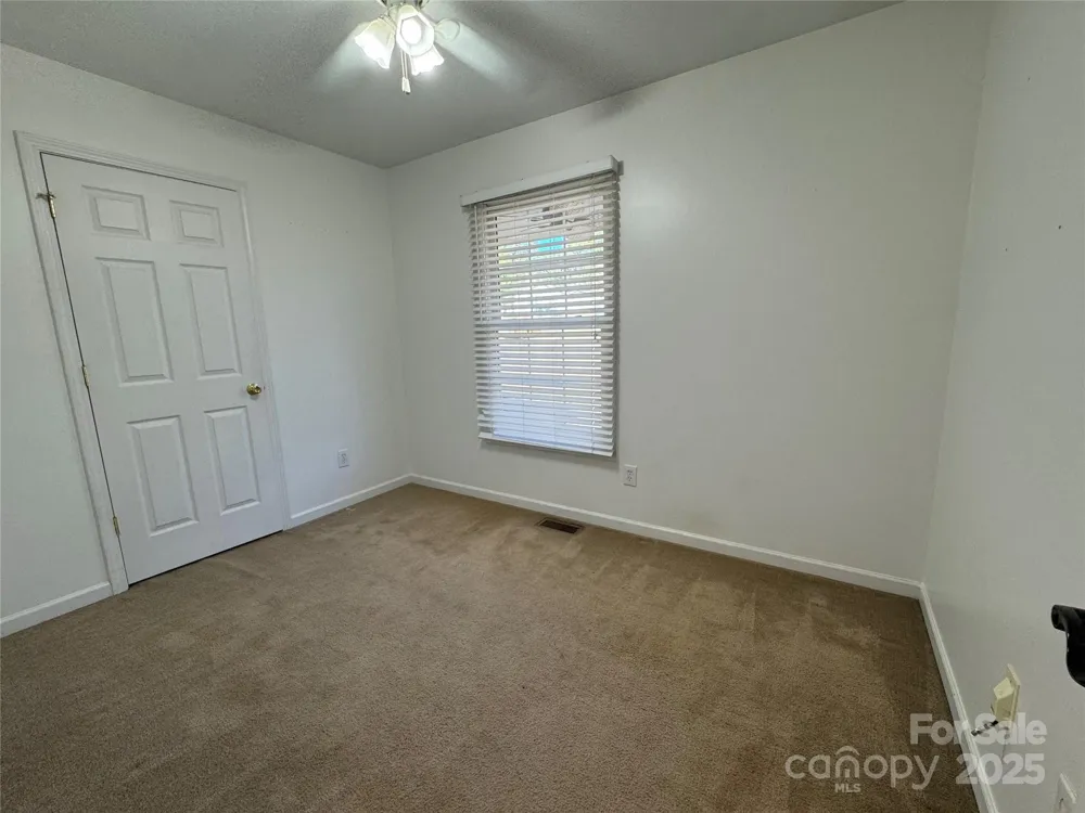314 E Louisiana Avenue Bessemer City, NC 28016