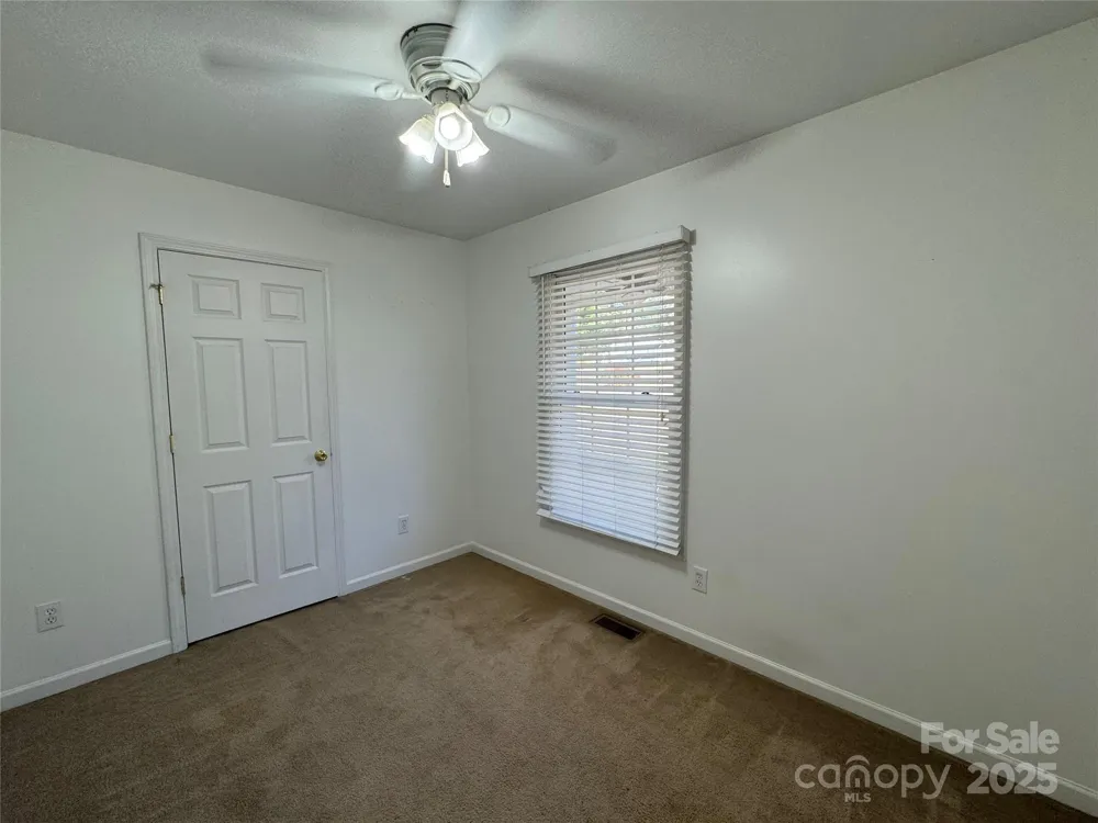 314 E Louisiana Avenue Bessemer City, NC 28016