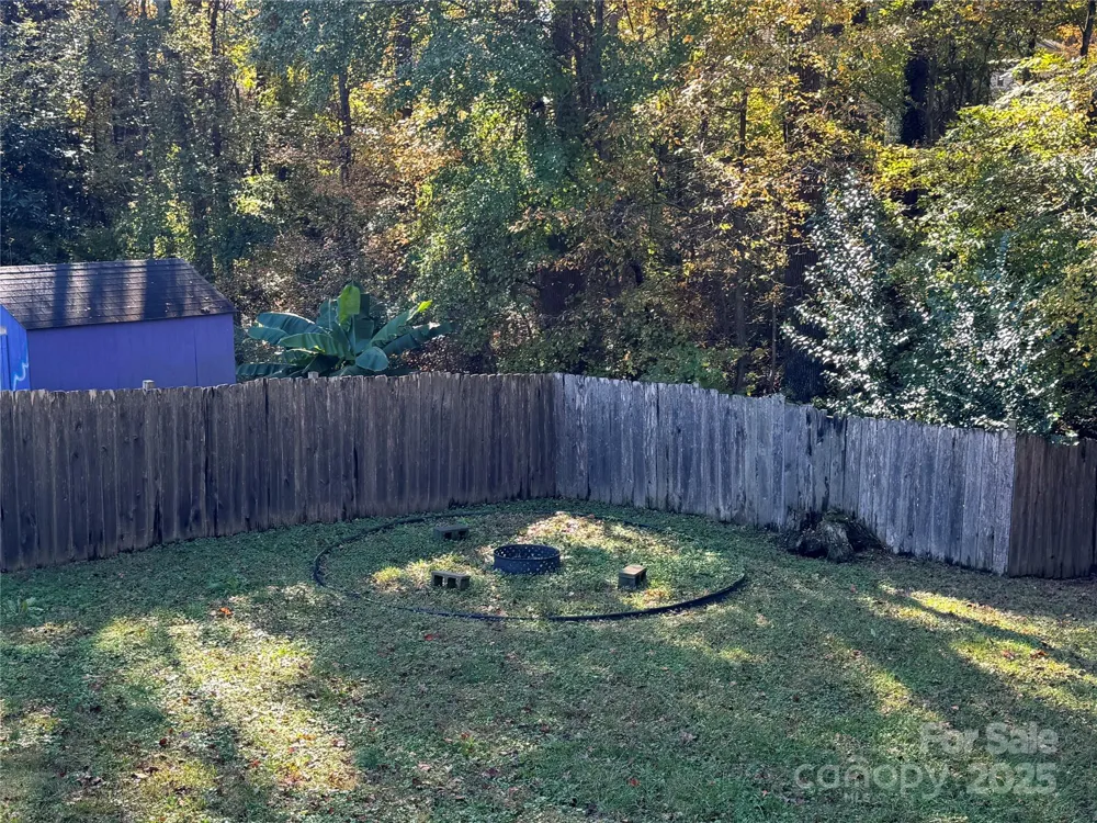 314 E Louisiana Avenue Bessemer City, NC 28016