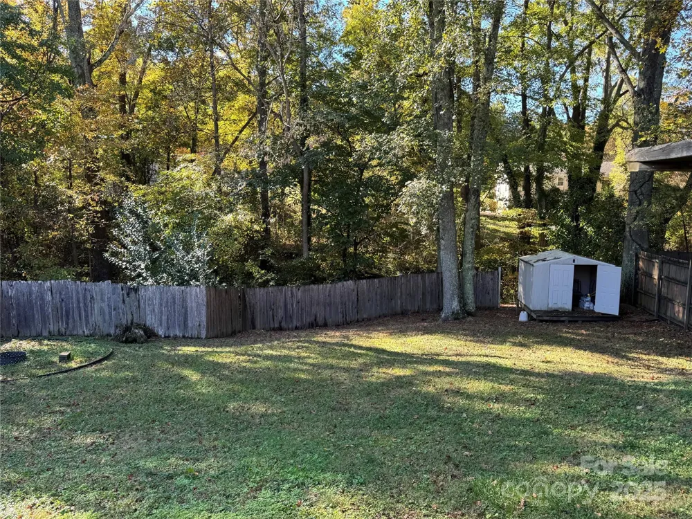 314 E Louisiana Avenue Bessemer City, NC 28016