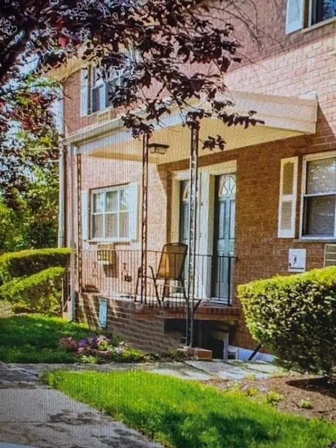 9 VICTOR ST Lodi, NJ 07644