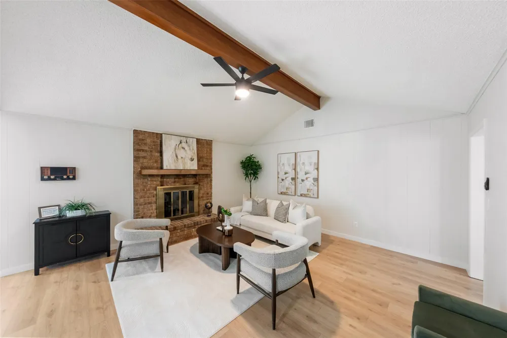 209 Pine Oak Drive Highlands, TX 77562