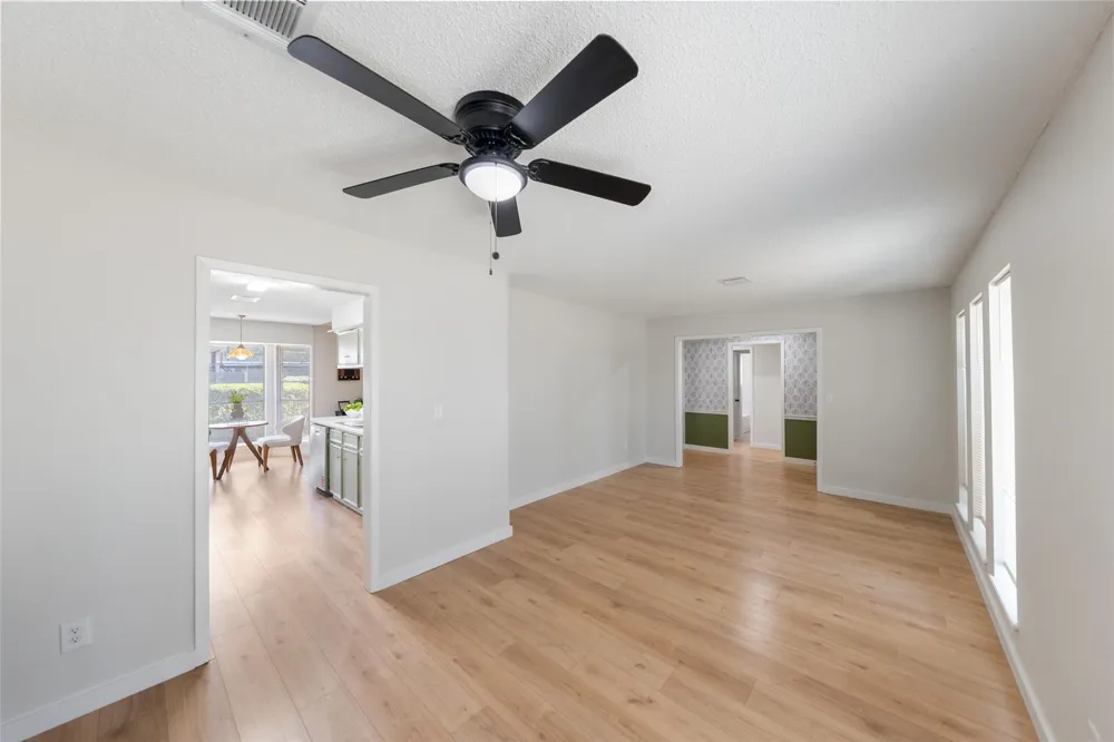 209 Pine Oak Drive Highlands, TX 77562
