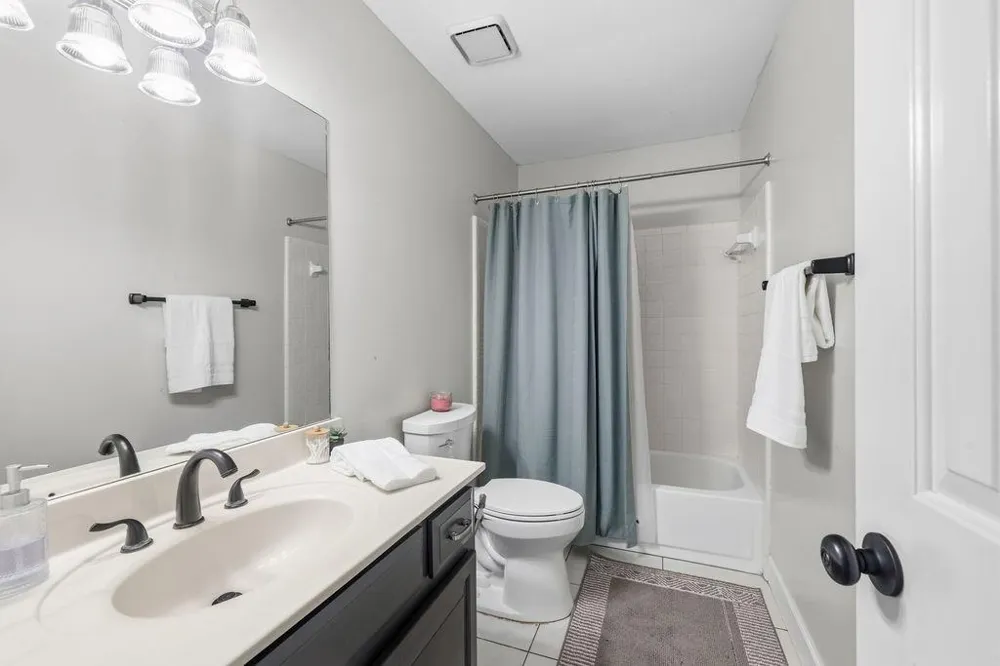 8 Vernon Glen Court Sandy Springs, GA 30338