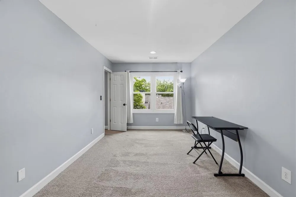 8 Vernon Glen Court Sandy Springs, GA 30338