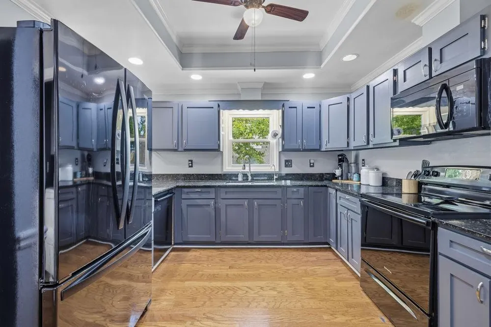 8 Vernon Glen Court Sandy Springs, GA 30338
