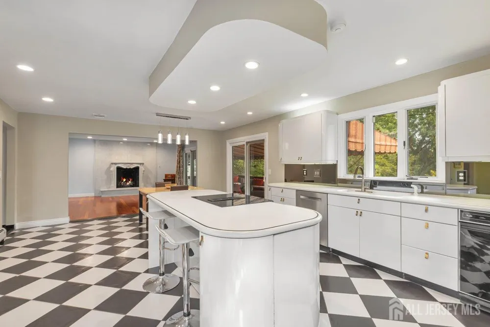 403 New Dover Road Colonia, NJ 07067