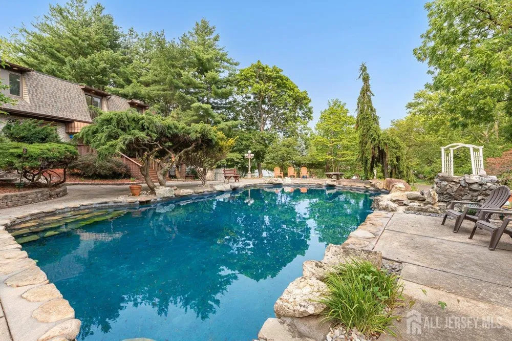 403 New Dover Road Colonia, NJ 07067