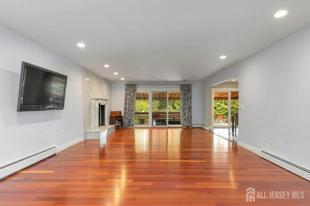 403 New Dover Road Colonia, NJ 07067