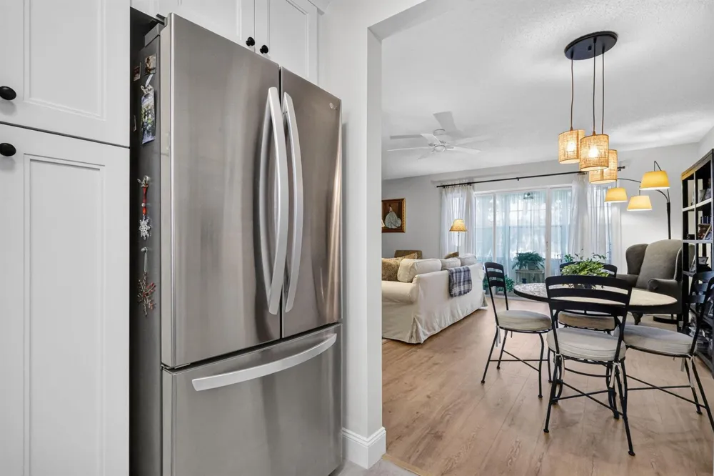 709 Lori Drive #211 Palm Springs, FL 33461