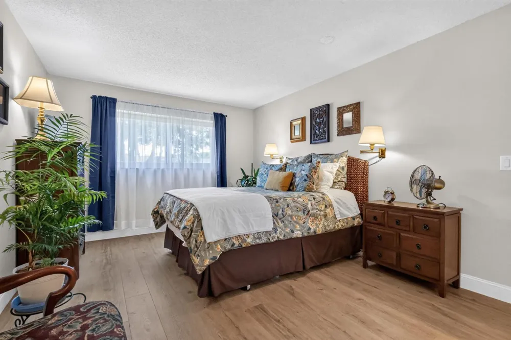 709 Lori Drive #211 Palm Springs, FL 33461