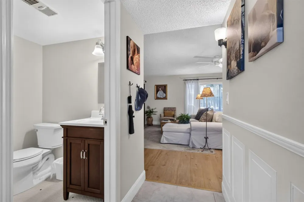 709 Lori Drive #211 Palm Springs, FL 33461