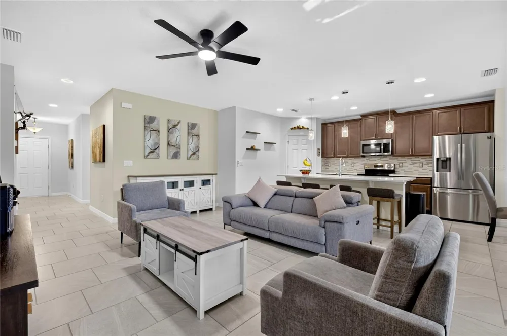 1181 STRATTON AVENUE Groveland, FL 34736