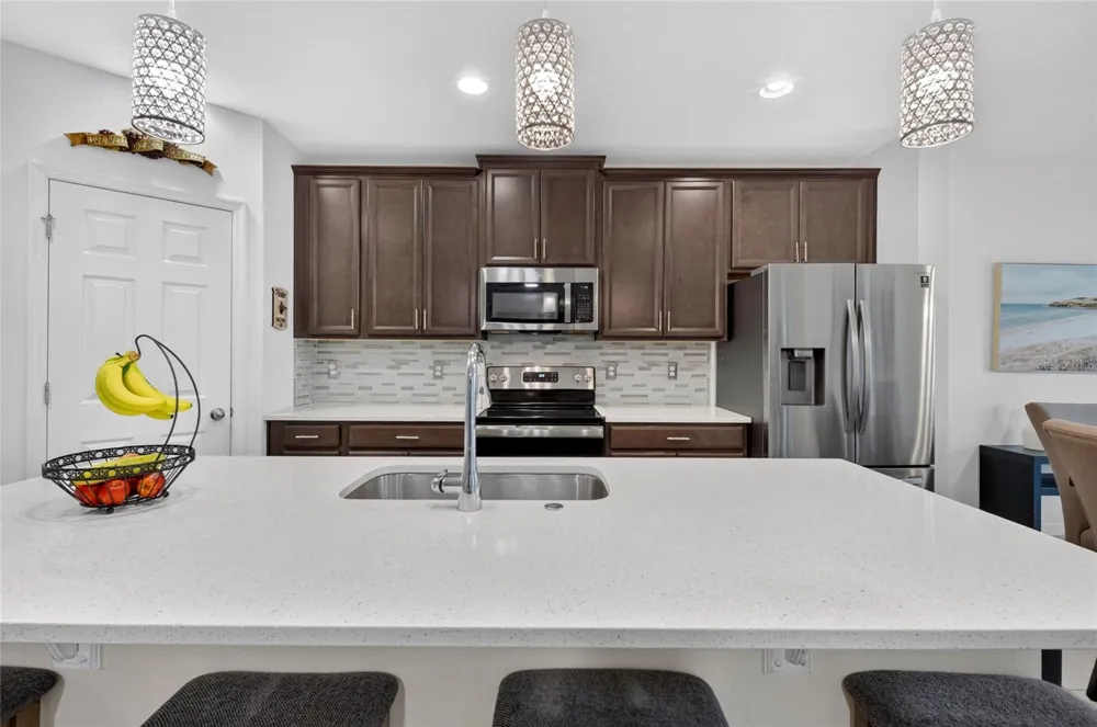 1181 STRATTON AVENUE Groveland, FL 34736