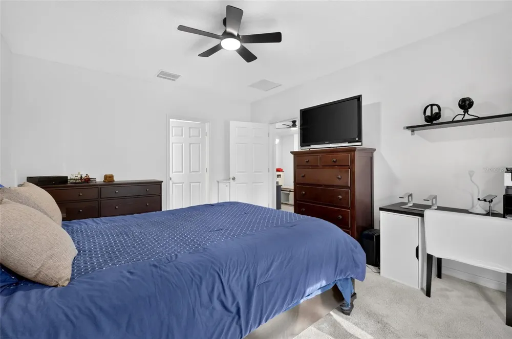 1181 STRATTON AVENUE Groveland, FL 34736