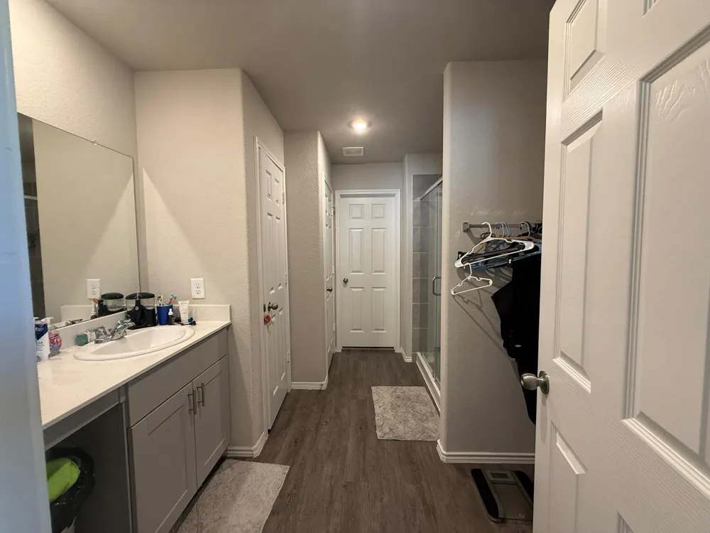 9861 Spring Creek Road Cleveland, TX 77327