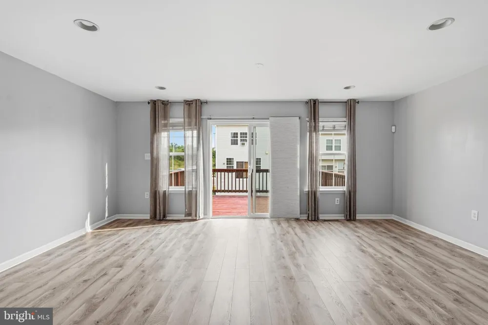 11 WAYSIDE COURT Falling Waters, WV 25419