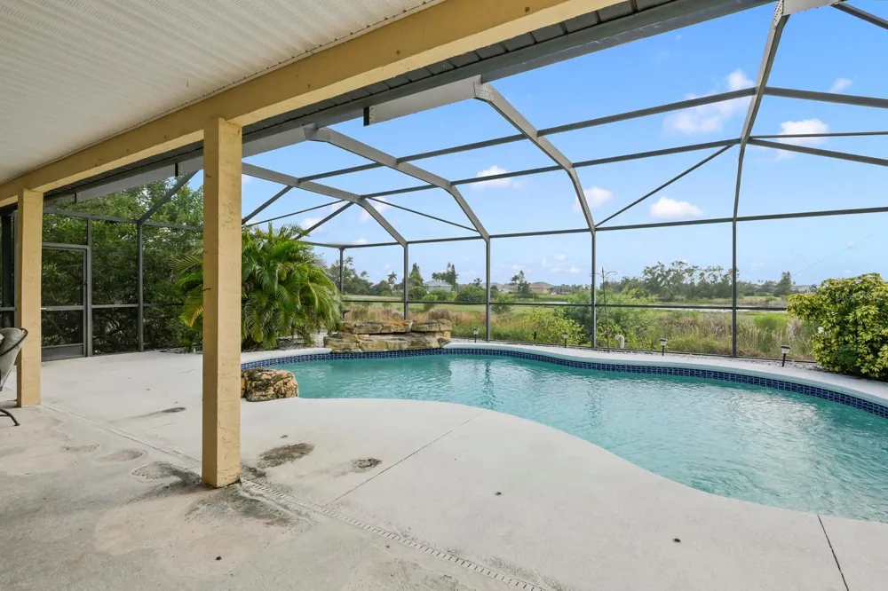 744 FLAMINGO DRIVE Apollo Beach, FL 33572
