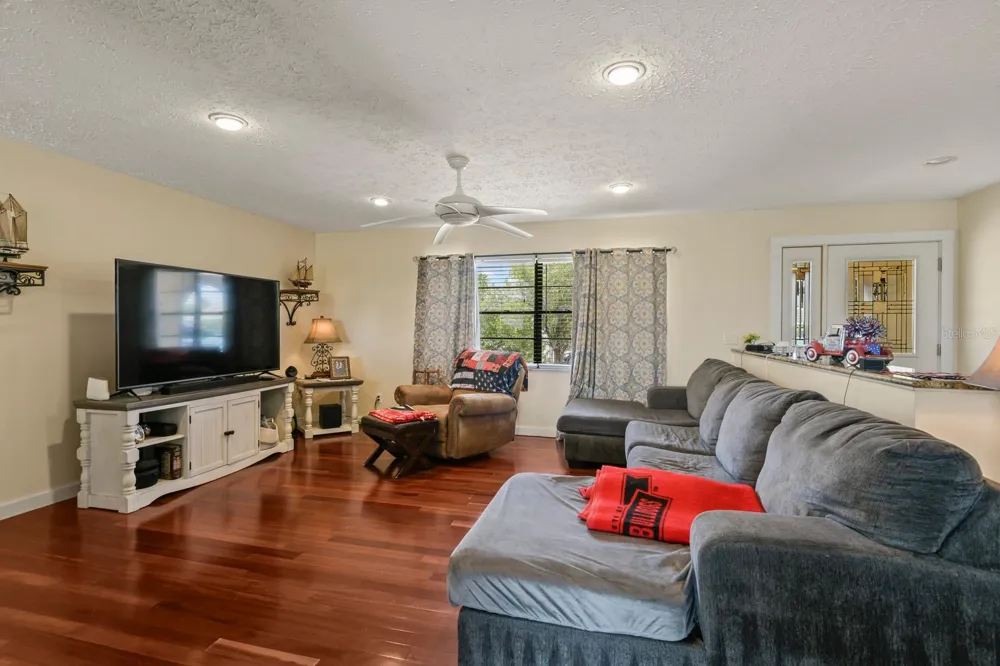 744 FLAMINGO DRIVE Apollo Beach, FL 33572