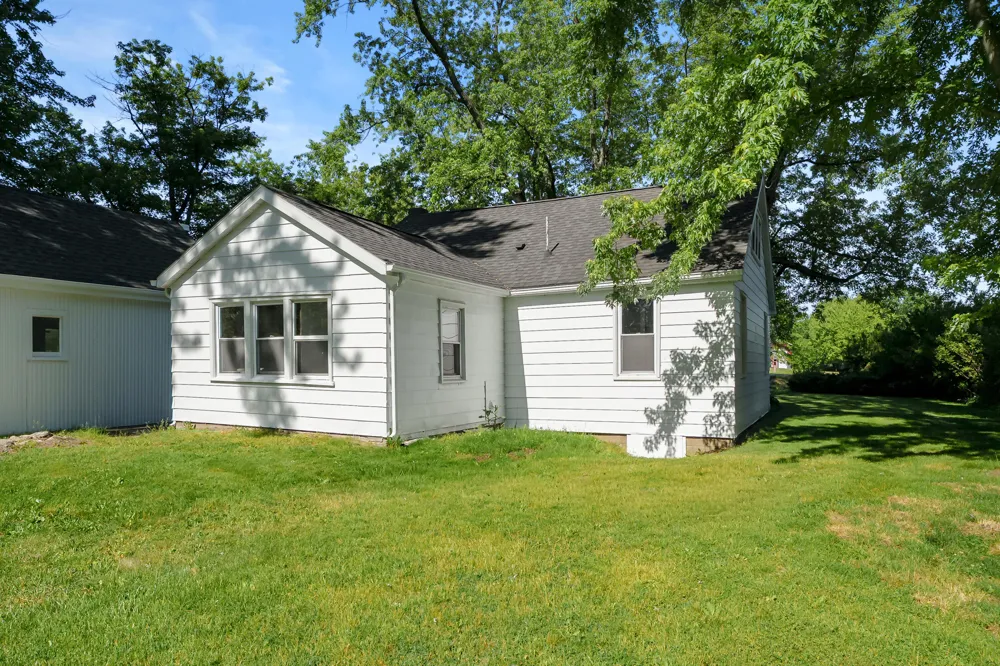 10561 Baldwin Road Bridgman, MI 49106