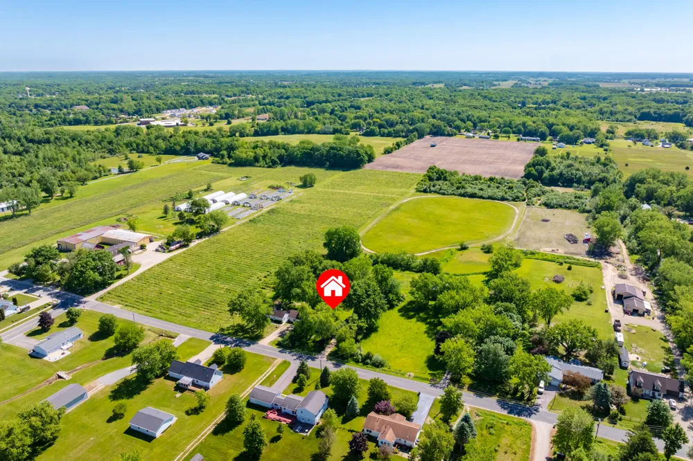 10561 Baldwin Road Bridgman, MI 49106