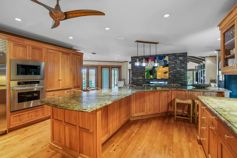 90 Lighthouse Drive Jupiter Inlet Colony, FL 33469
