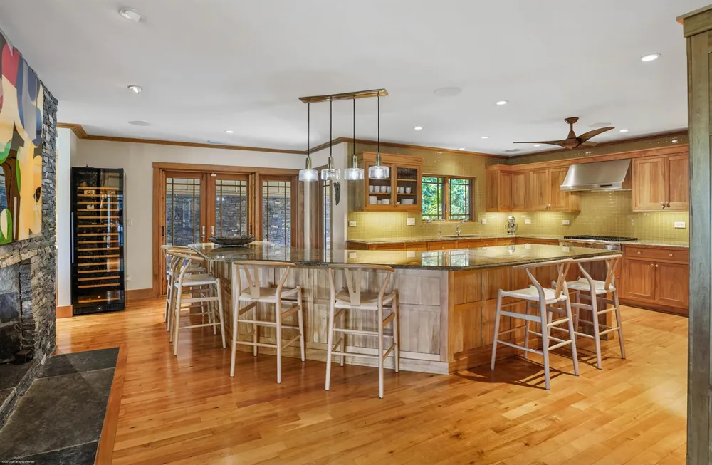90 Lighthouse Drive Jupiter Inlet Colony, FL 33469