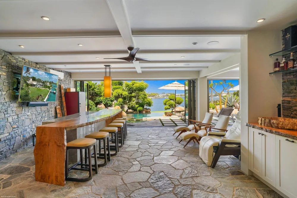 90 Lighthouse Drive Jupiter Inlet Colony, FL 33469