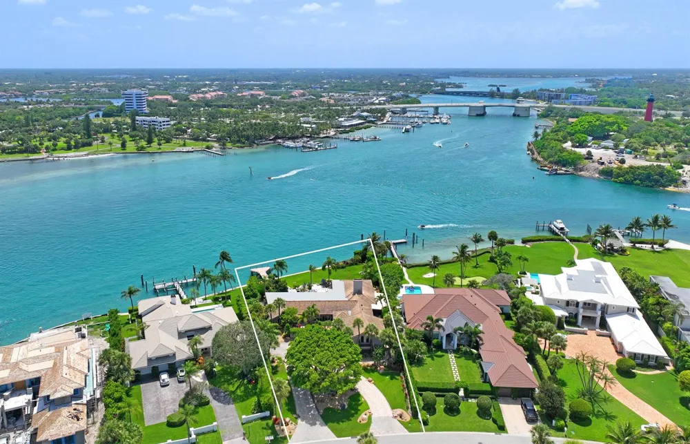 90 Lighthouse Drive Jupiter Inlet Colony, FL 33469