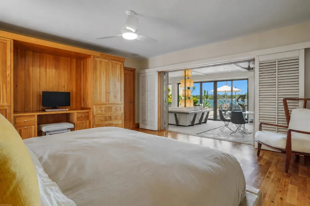 90 Lighthouse Drive Jupiter Inlet Colony, FL 33469