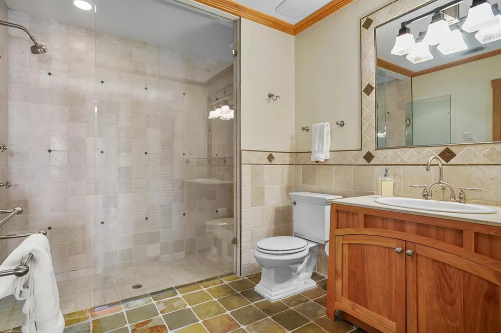 90 Lighthouse Drive Jupiter Inlet Colony, FL 33469