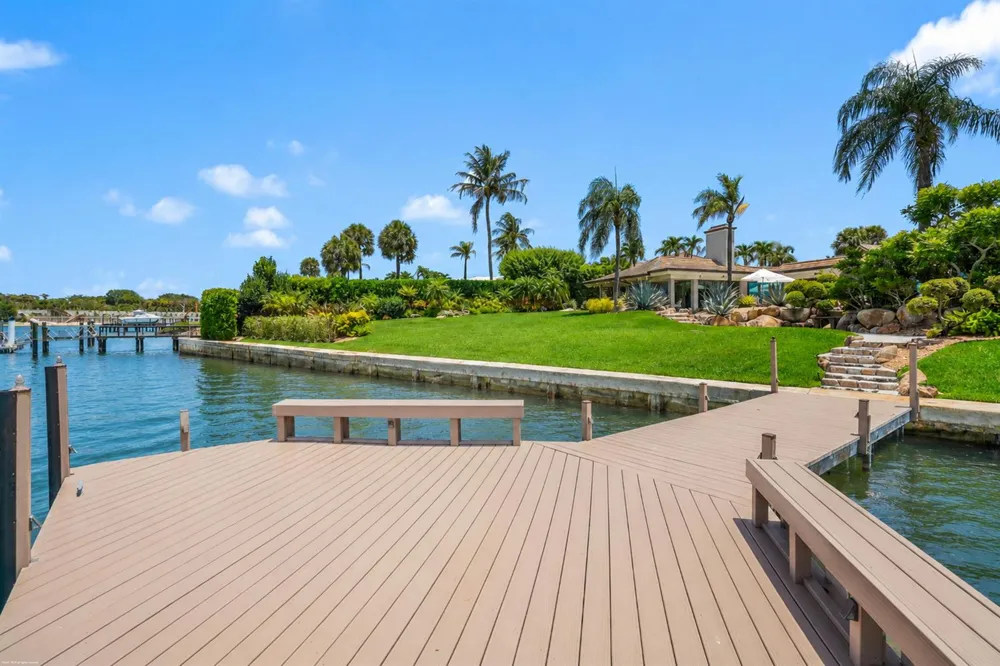 90 Lighthouse Drive Jupiter Inlet Colony, FL 33469