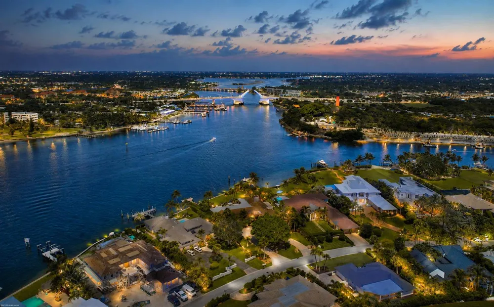 90 Lighthouse Drive Jupiter Inlet Colony, FL 33469