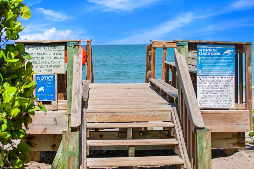 90 Lighthouse Drive Jupiter Inlet Colony, FL 33469