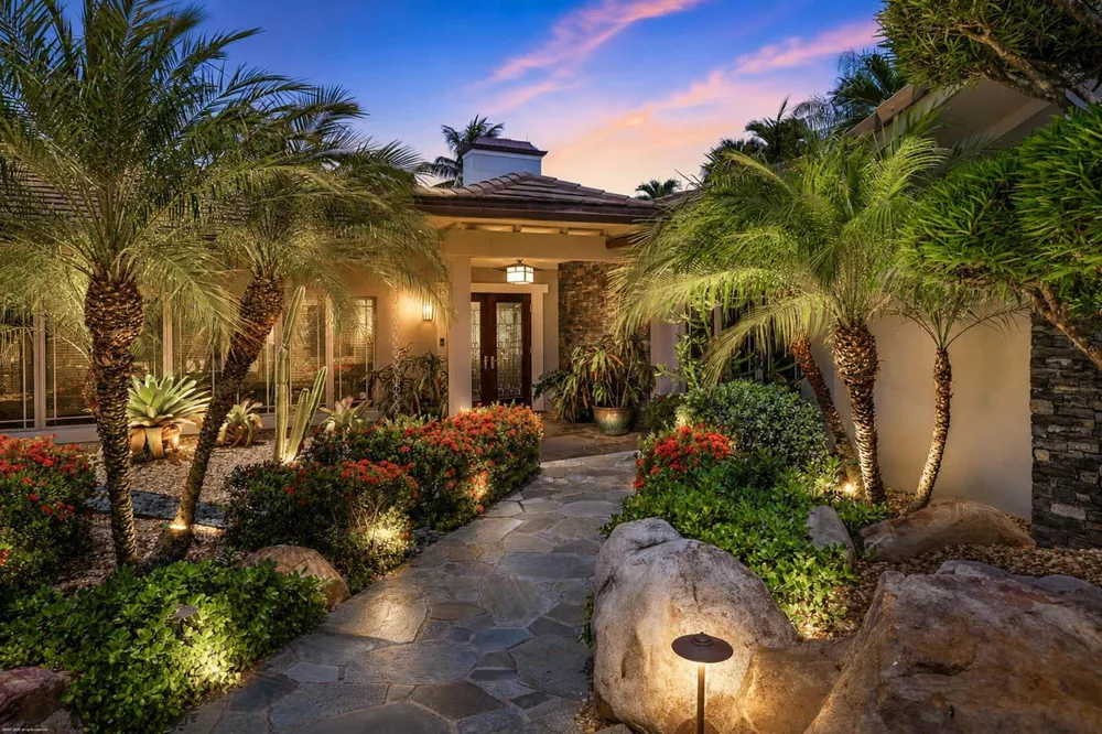 90 Lighthouse Drive Jupiter Inlet Colony, FL 33469