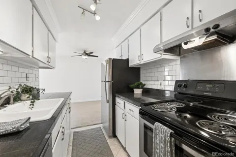 7665 E quincy Avenue #204
