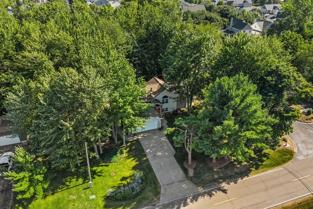 6806 Wiley Road Douglas, MI 49406