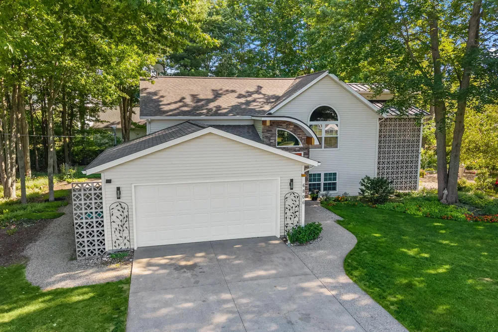 6806 Wiley Road Douglas, MI 49406