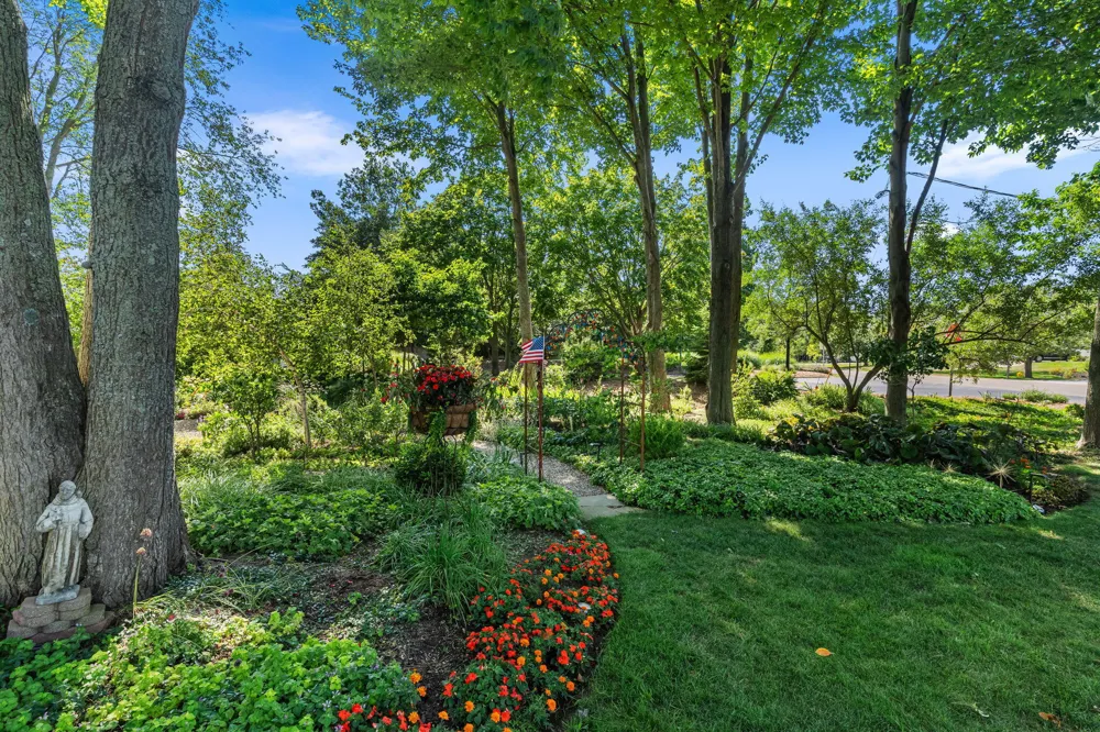 6806 Wiley Road Douglas, MI 49406